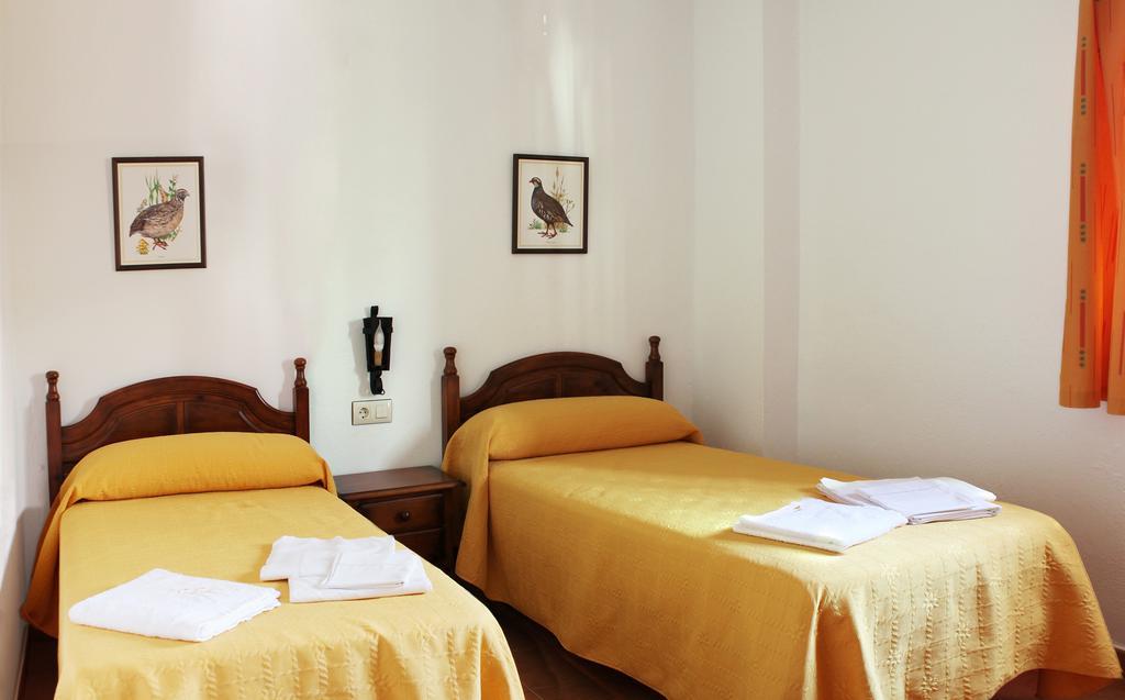 Apartamentos Casa Gil El Bosque Bilik gambar