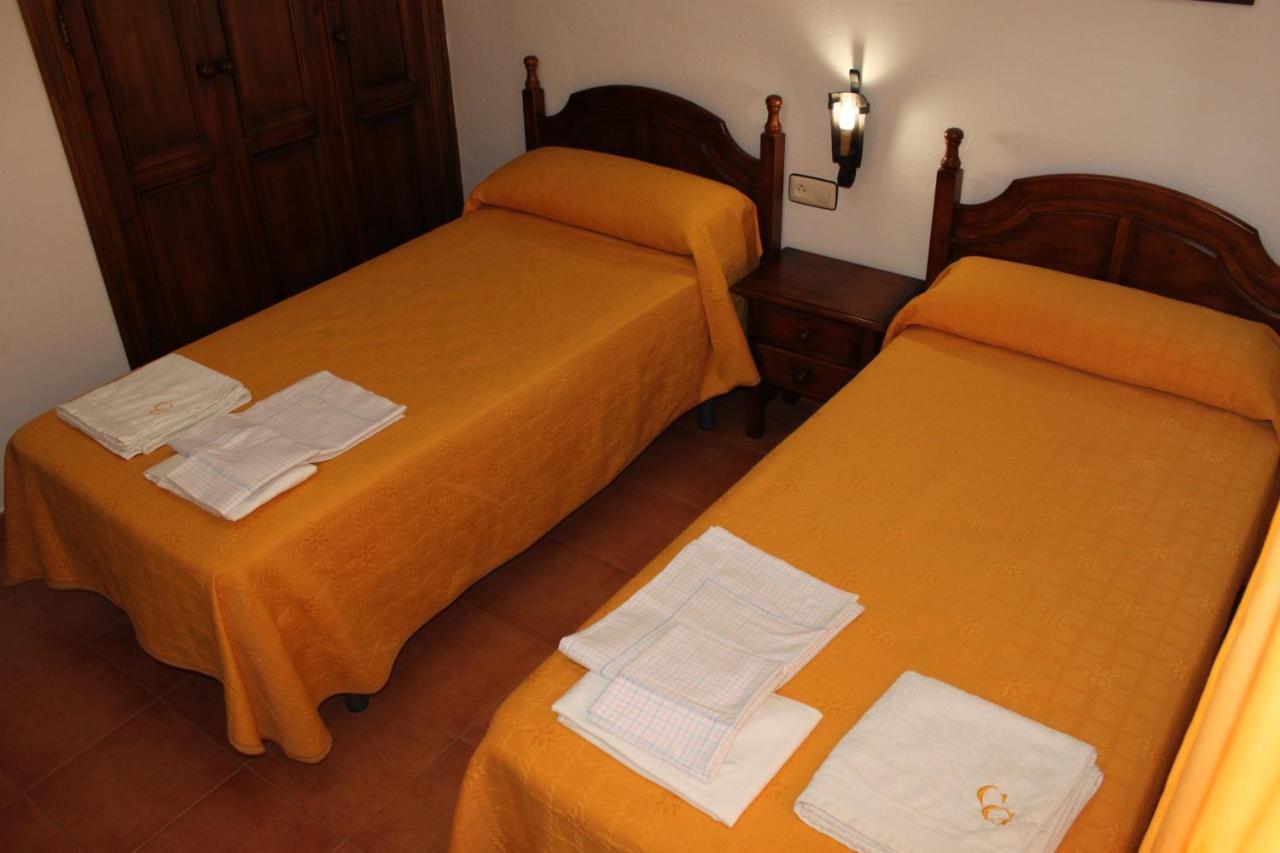 Apartamentos Casa Gil El Bosque Luaran gambar